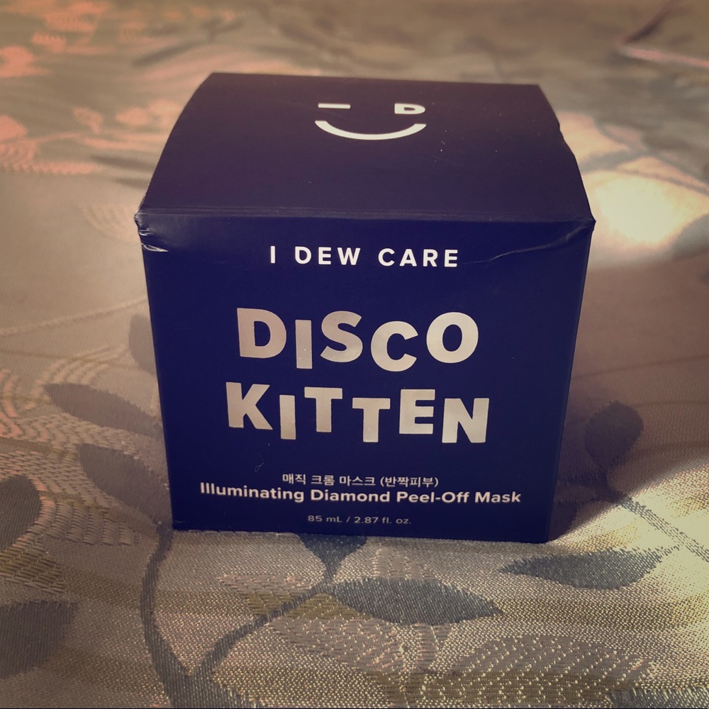 Sealed disco kitten peal mask